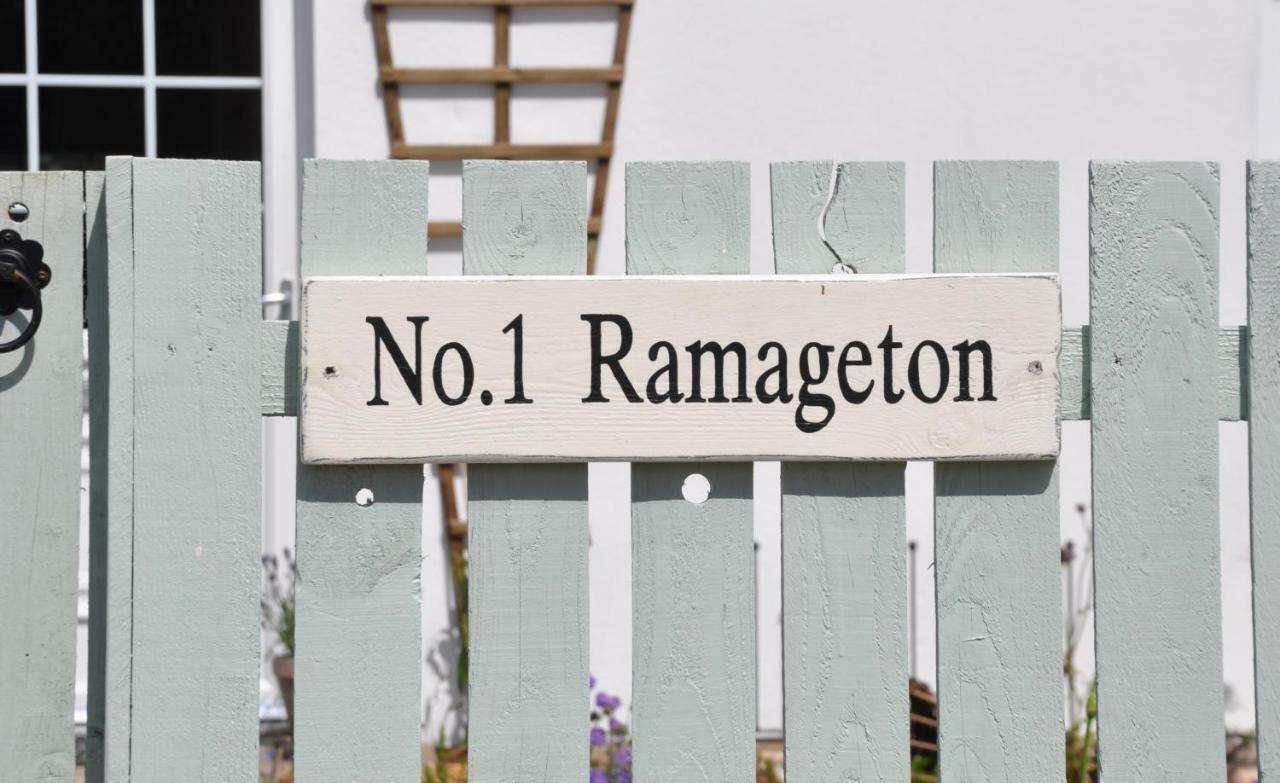 No 1 Ramageton At Carnell Estates * Hurlford